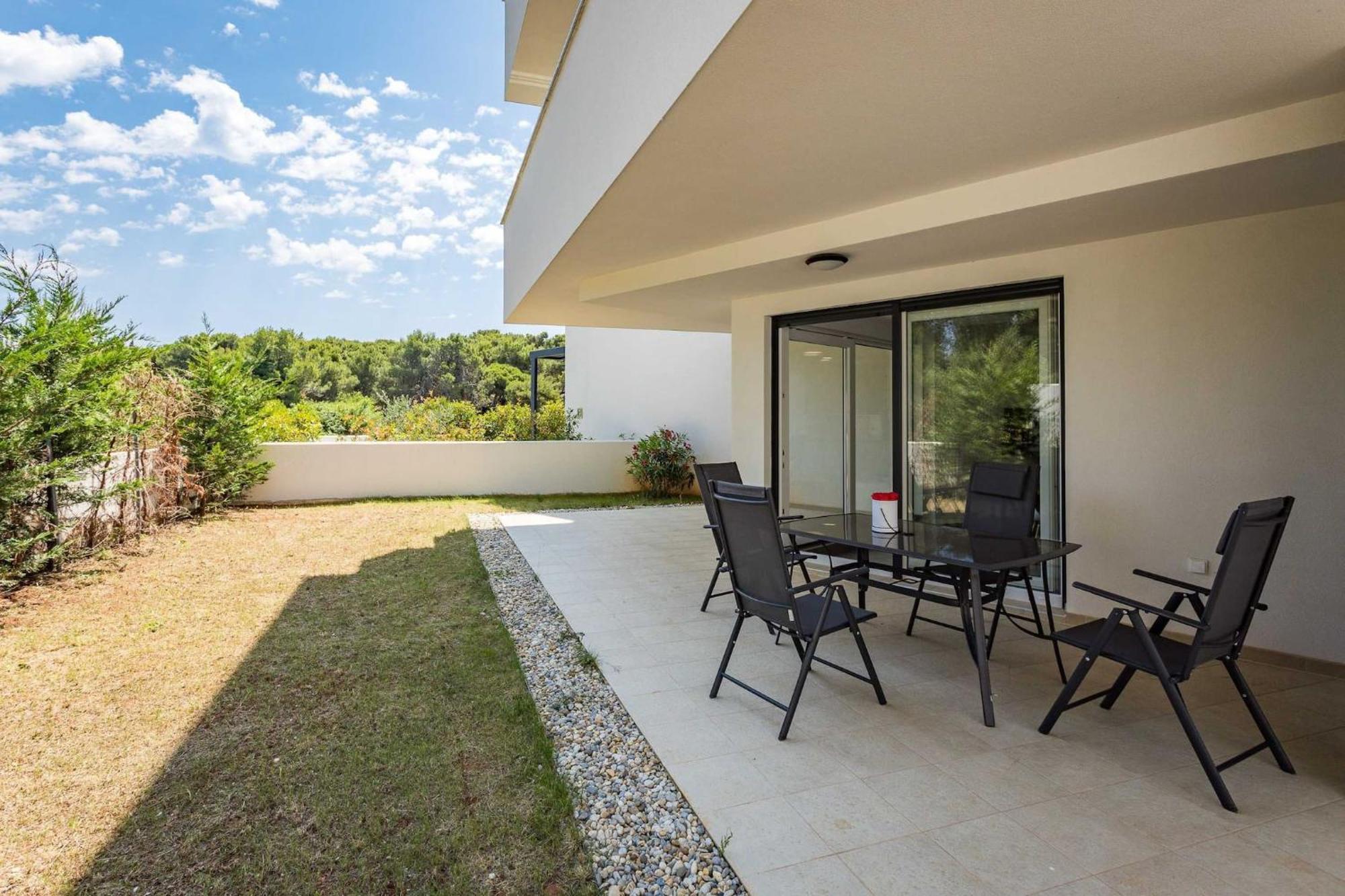 Apartments At Villa Frida Premantura Exterior foto